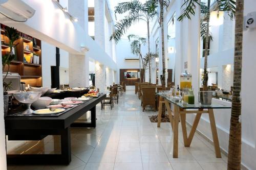 Restaurant, Oasis Tower Hotel in Ribeirão Preto