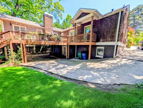 Balcony/terrace, FIFA fo fum - Private 2 BR - Parking Laundry Kitchen in Lindridge-Martin Manor