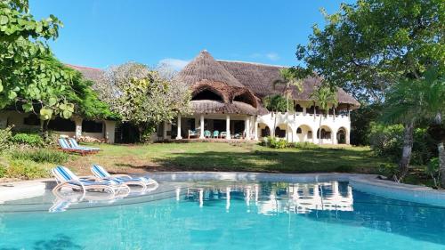 Sandarusi House Oceanfront Villa, Tiwi Beach Diani – khách sạn tại Tiwi