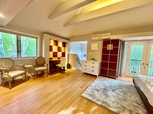 Luxury Private Room with Garden View - Newmarket, Ontario in Newmarket (ON)