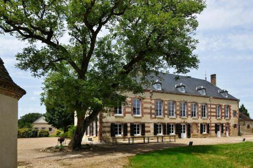 Maison de Charme pour 40 personnes in Bleneau
