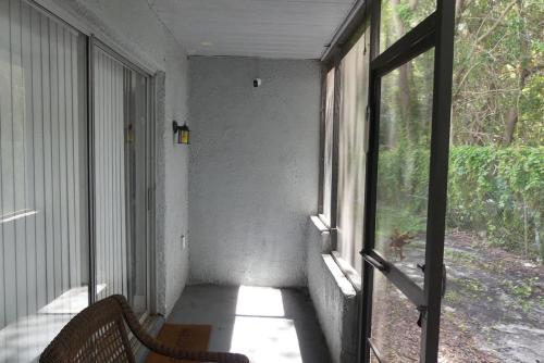 Centauri Vacation Rentals Beautiful 2-bedroom condo near all Orlando attractions free parking & Wi-Fi King bed - image 32
