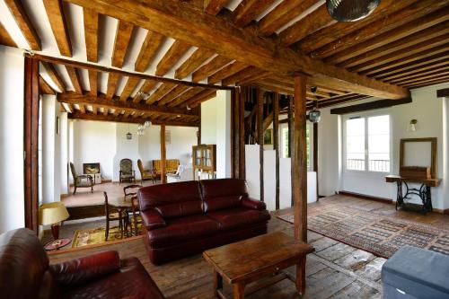 Maison de Charme pour 40 personnes in Bleneau