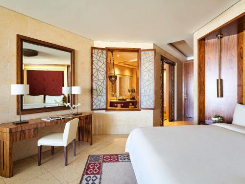 Raffles Dubai Room Type - Signature Room  with Terrace