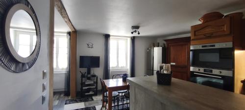 Appartement F3 situé au centre ville (Appartement F3 situe au centre ville) in La Charite Sur Loire