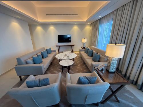 سحر المحيط لتأجير بيوت العطلات ocean magic 4BR luxury apartment , direct sea facing at Address beac – khách sạn tại Al Dhaid