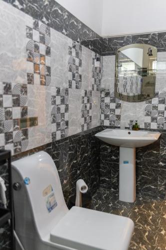 Ohana Hiriketiya Surf Coliving - image 2