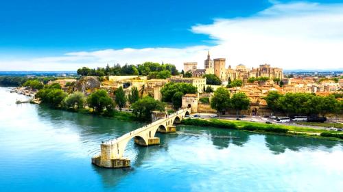 Le Cocon d'Avignon - T2 Duplex 40m2 - Centre historique Intra muros- WIFI CLIMATISATION - image 4