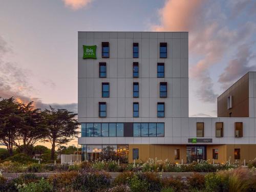 Exterior view, ibis Styles Montpellier Aeroport Parc Des Expos in Mauguio