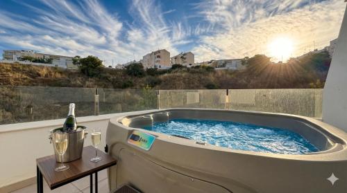 Beautiful and spacious 2 bedroom apartment with jacuzzi, Nerja