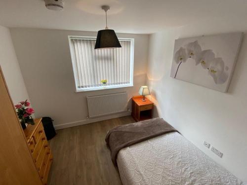 Spacious 6-bedroom house with 3 bathrooms — other in 30A Dudley Road, Barnwell Junction Station United Kingdom, CB5 8PJ