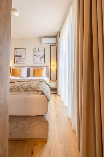 CASA PLUS - Rooms & Apartments