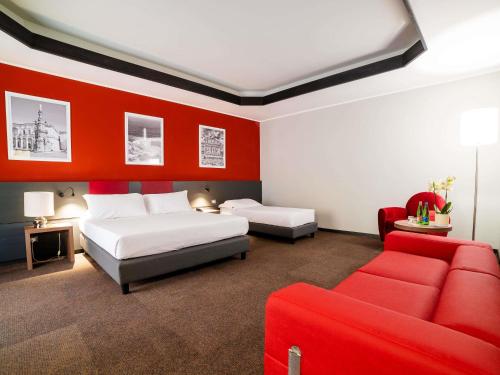 Mercure Hotel President Lecce Room Type - Superior Room with One Double Bed, One Single Bed and Sofa Bed