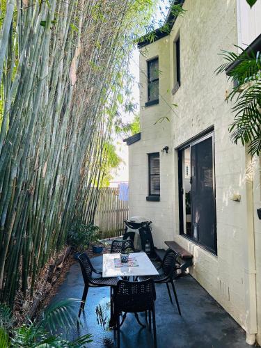 Nicole Guest House - Private Room & Bathroom - 6kms from City - Bracken Ridge