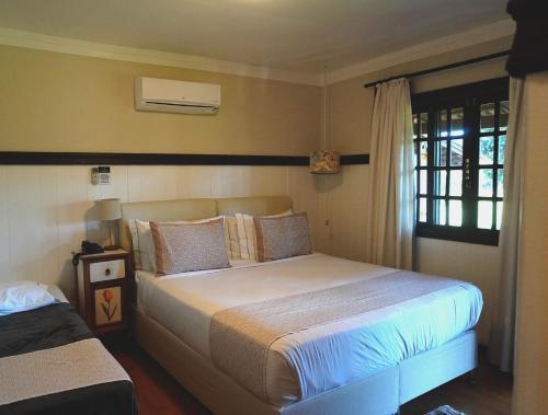 1 double bed, 1 twin bed