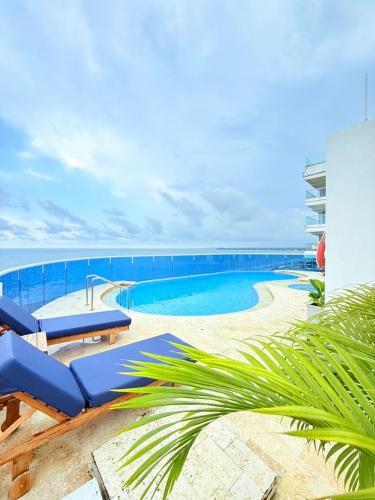Apartamento frente al mar vistas panoramicas y piscina