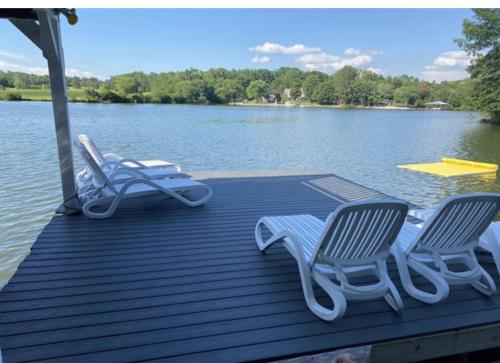Private Beach & Two Story Dock Public Side Lake Anna Virginia in Louisa (VA)