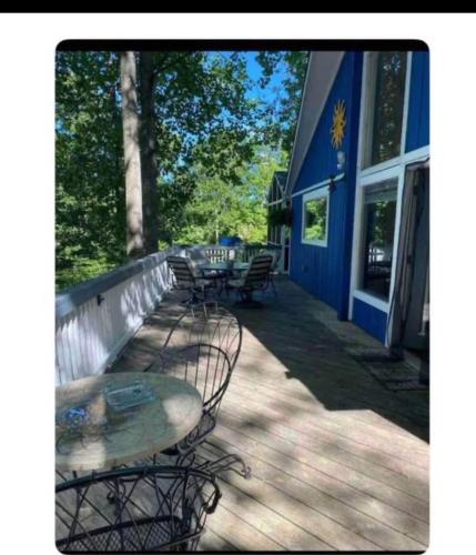Private Beach & Two Story Dock Public Side Lake Anna Virginia in Louisa (VA)