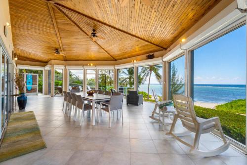 Peaceful Ocean Front Beach House in Bodden Town – khách sạn tại Bodden Town