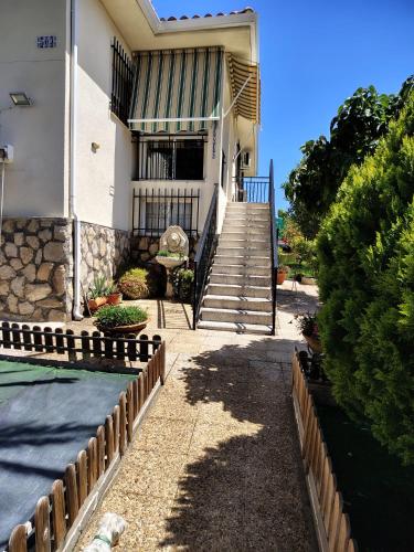 Chalet familiar con Piscina en Casar de Escalona,lugar ideal para visitar Puy du Fou in Hormigos