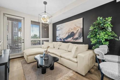 Modern 1BR near Irvine 30 Day Stay – khách sạn tại South Coast Metro