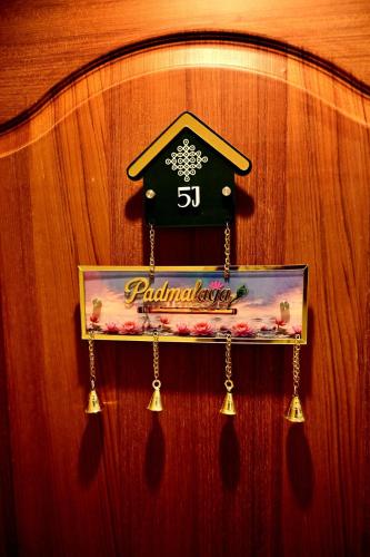 Padmalaya Luxury Temple View Stay with infant cradle - image 4