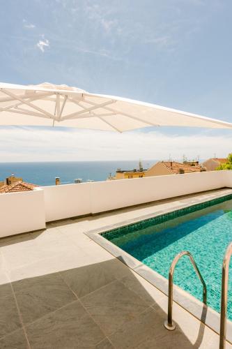 BetterStay Apartment with Pool and Sea View
