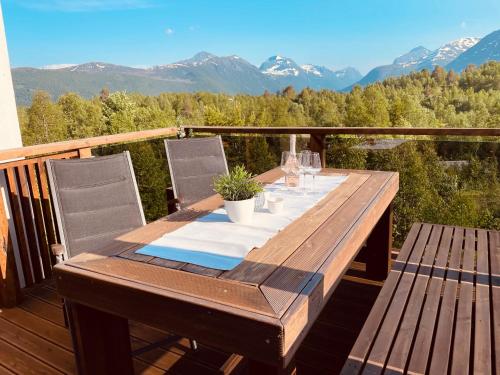 New Apartment, Porch & Sauna, Sunnmøre Alps – khách sạn tại Brunstad