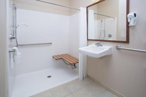 Candlewood Suites - Peoria at Grand Prairie, an IHG Hotel in Peoria, USA