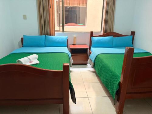 2 double beds