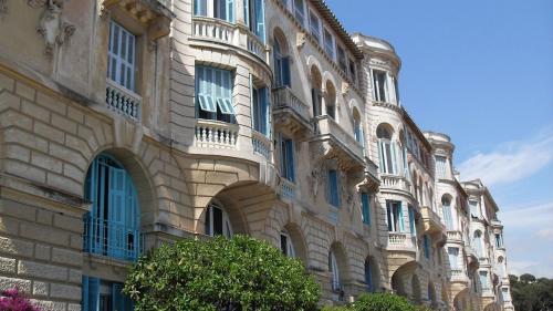 LOVELY DUPLEX IN a PALACE