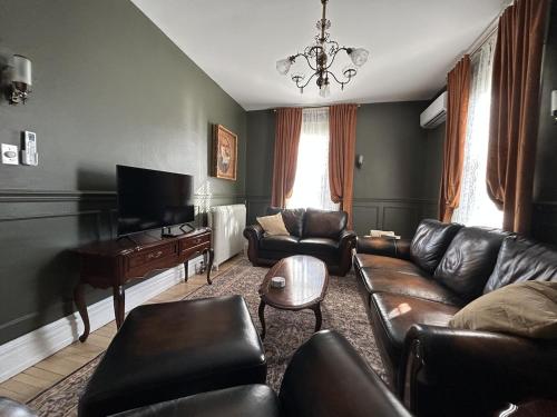 Les Ancestrales - Maison Jodoin, Augustine Suite in Saint-Hyacinthe