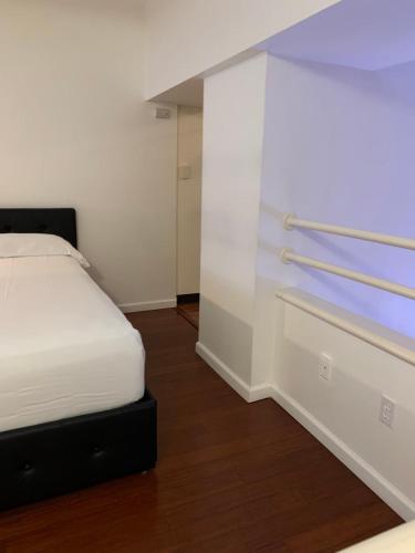 Full loft-style apartment near Omni in New Haven, USA