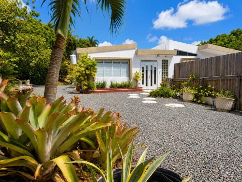 Private Tropical Oasis near Rincón Beaches – khách sạn tại Barrero