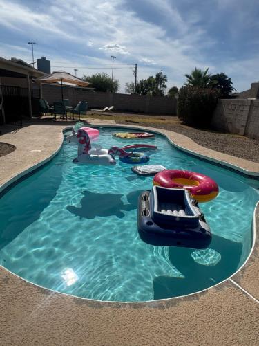 Getting HOT Out Here – khách sạn tại Bắc Glendale