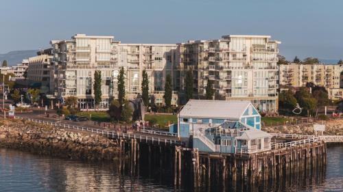 . The Sidney Pier Hotel