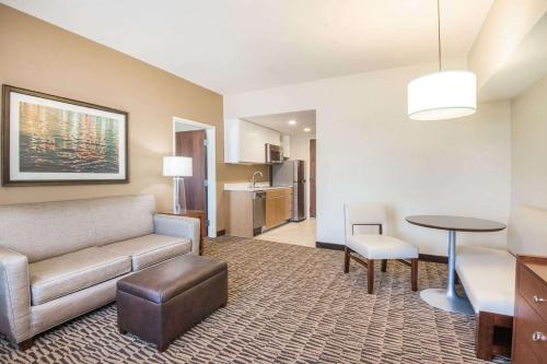 Hawthorn Suites by Wyndham St Clairsville