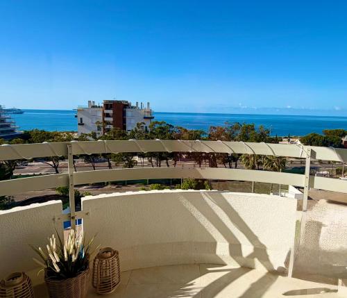 Oceanview - Luxury Beachfront Apartment in Portimao
