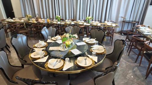 Restaurant, Tauese Seaview Hotel in Apia