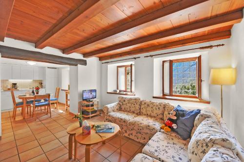  Rustico Esterina in Val Verzasca for 4 - Happy Rentals in Lavertezzo