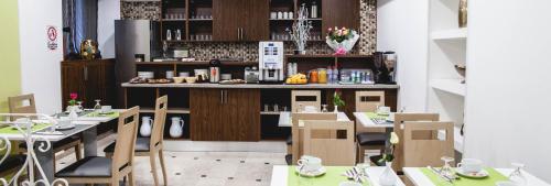 Ресторан, City Hotel Alger in Алжир