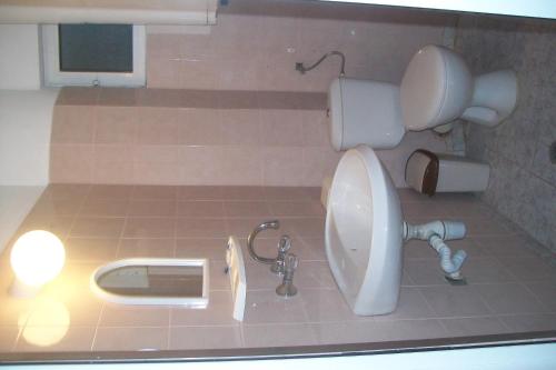 Double Room with Balcony image 3
