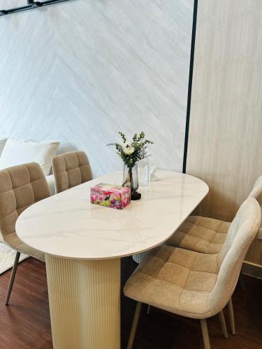 Colony Suites By Sky Pool - image 11
