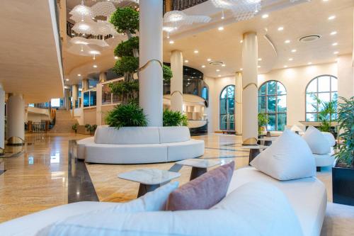 Előcsarnok, Admiral Hotel - Ultra All Inclusive & Private Beach in Golden Sands