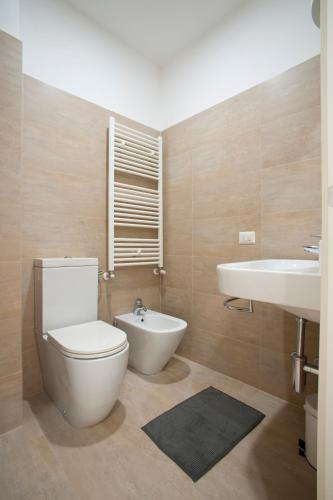 Gallery House - image 4