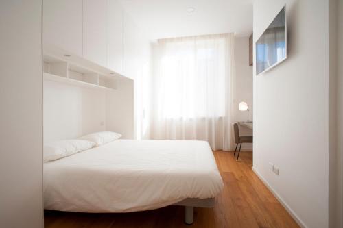 Gallery House - image 4