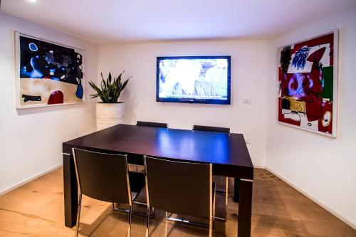 Gallery House - main image