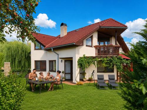 Clara Valis - Village House