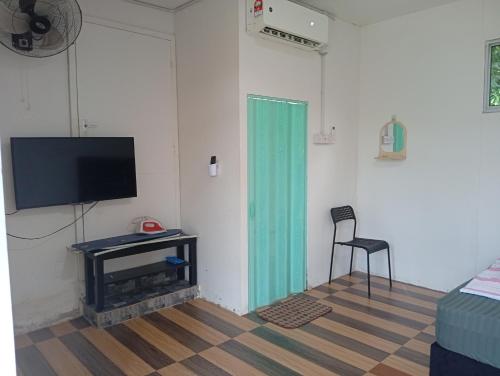 Guest House Idaman BB - NO SHARING ROOM in Tok Jembal / Gong Badak