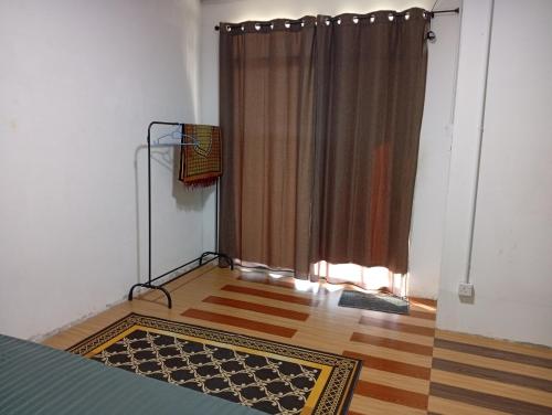 Guest House Idaman BB - NO SHARING ROOM in Tok Jembal / Gong Badak